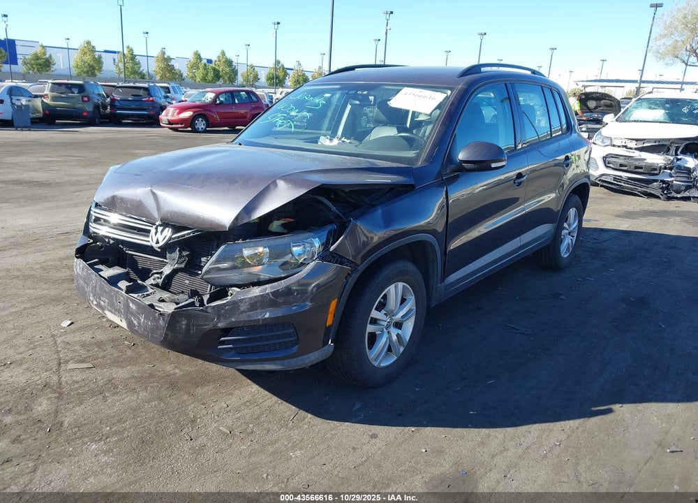 2016 VOLKSWAGEN TIGUAN S VIN: WVGAV7AX7GW521231
