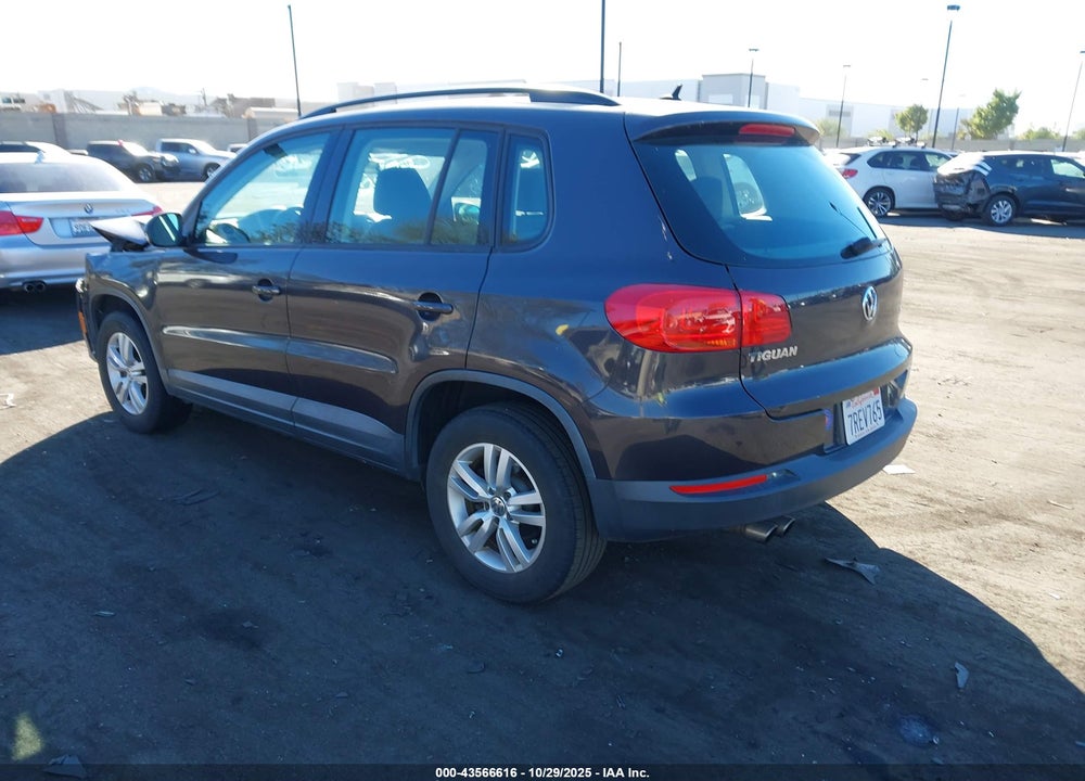 2016 VOLKSWAGEN TIGUAN S VIN: WVGAV7AX7GW521231