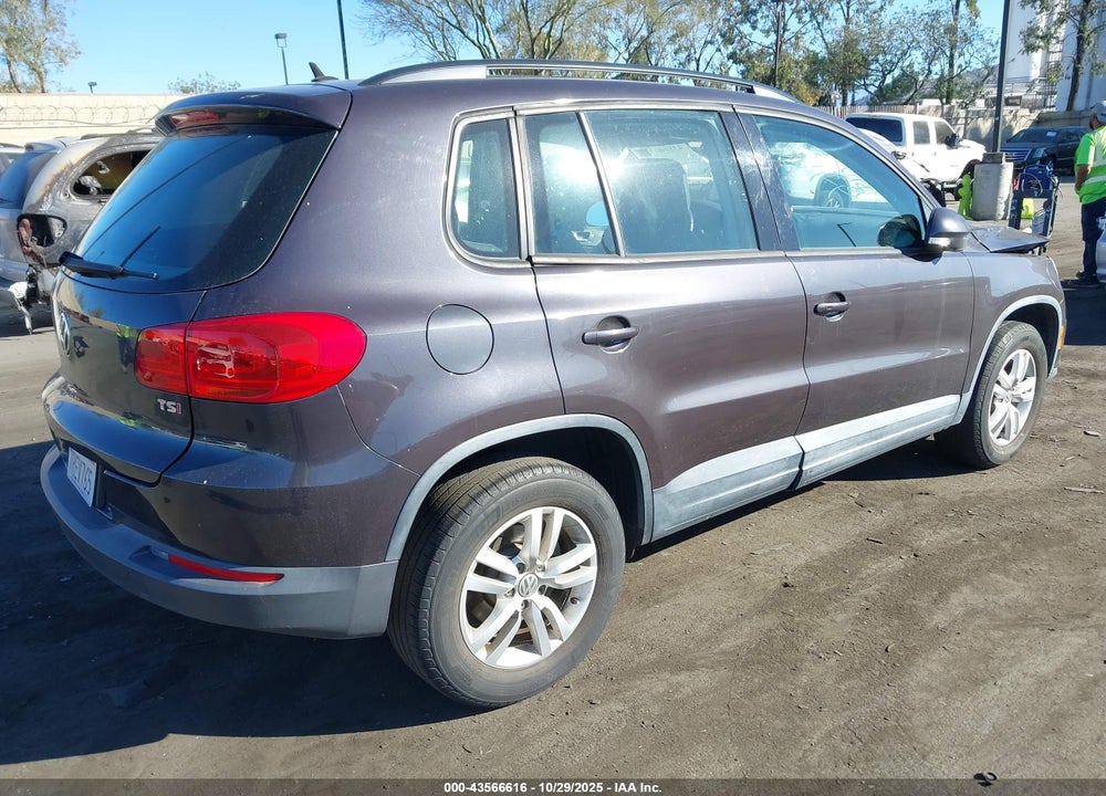 2016 VOLKSWAGEN TIGUAN S VIN: WVGAV7AX7GW521231