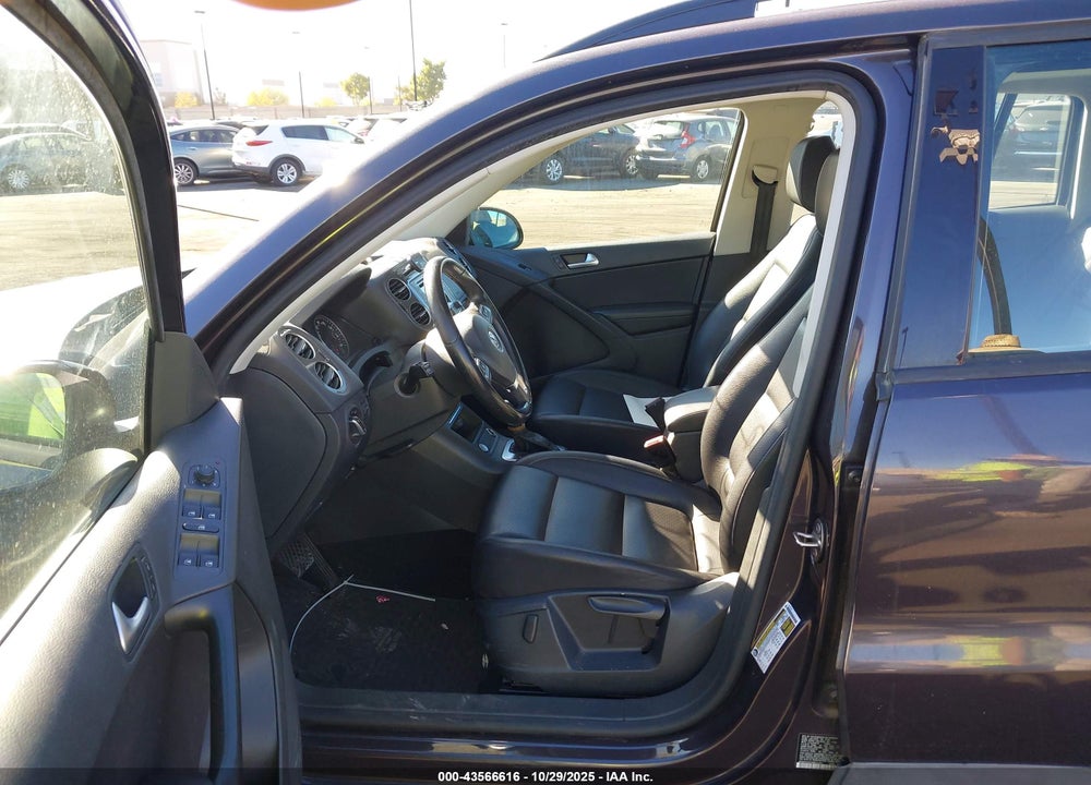 2016 VOLKSWAGEN TIGUAN S VIN: WVGAV7AX7GW521231