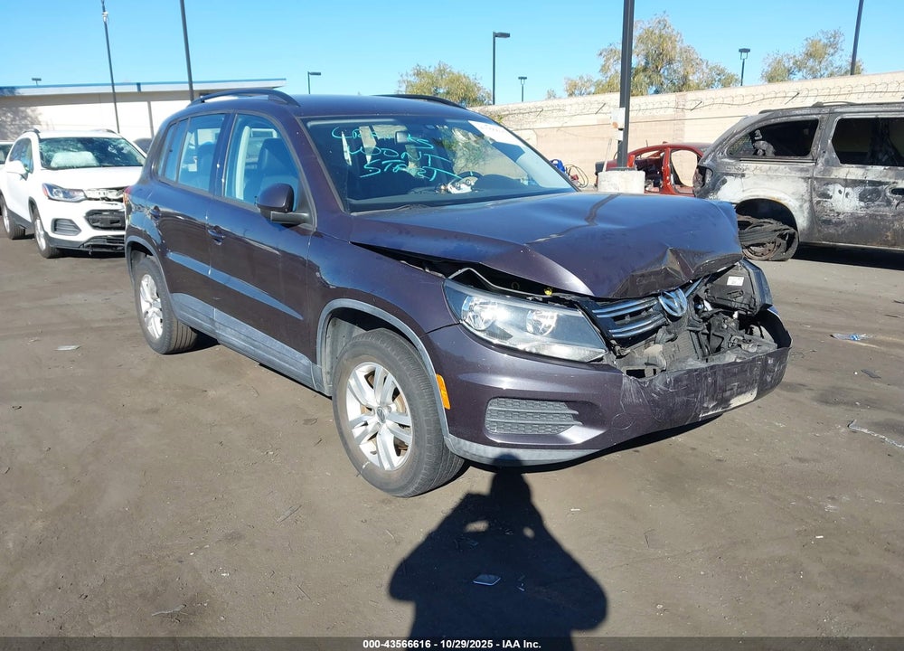 2016 VOLKSWAGEN TIGUAN S VIN: WVGAV7AX7GW521231
