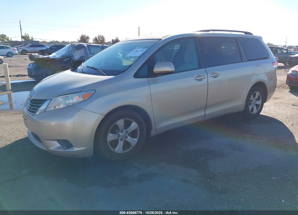 2013 TOYOTA SIENNA LE V6 8 PASSENGER VIN: 5TDKK3DC8DS351024