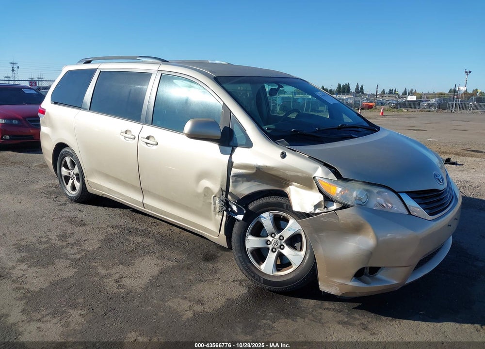 2013 TOYOTA SIENNA LE V6 8 PASSENGER VIN: 5TDKK3DC8DS351024