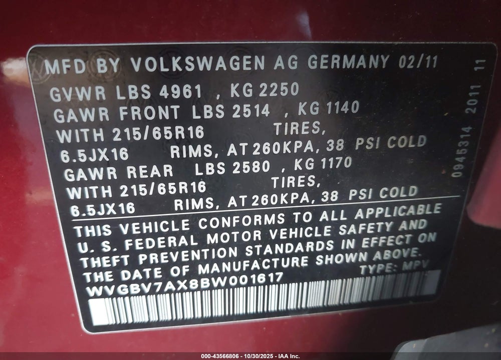 2011 VOLKSWAGEN TIGUAN S VIN: WVGBV7AX8BW001617