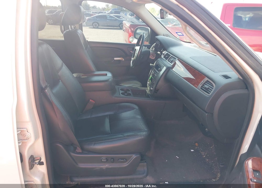 2014 GMC YUKON XL 1500 SLT VIN: 1GKS1KE06ER105109
