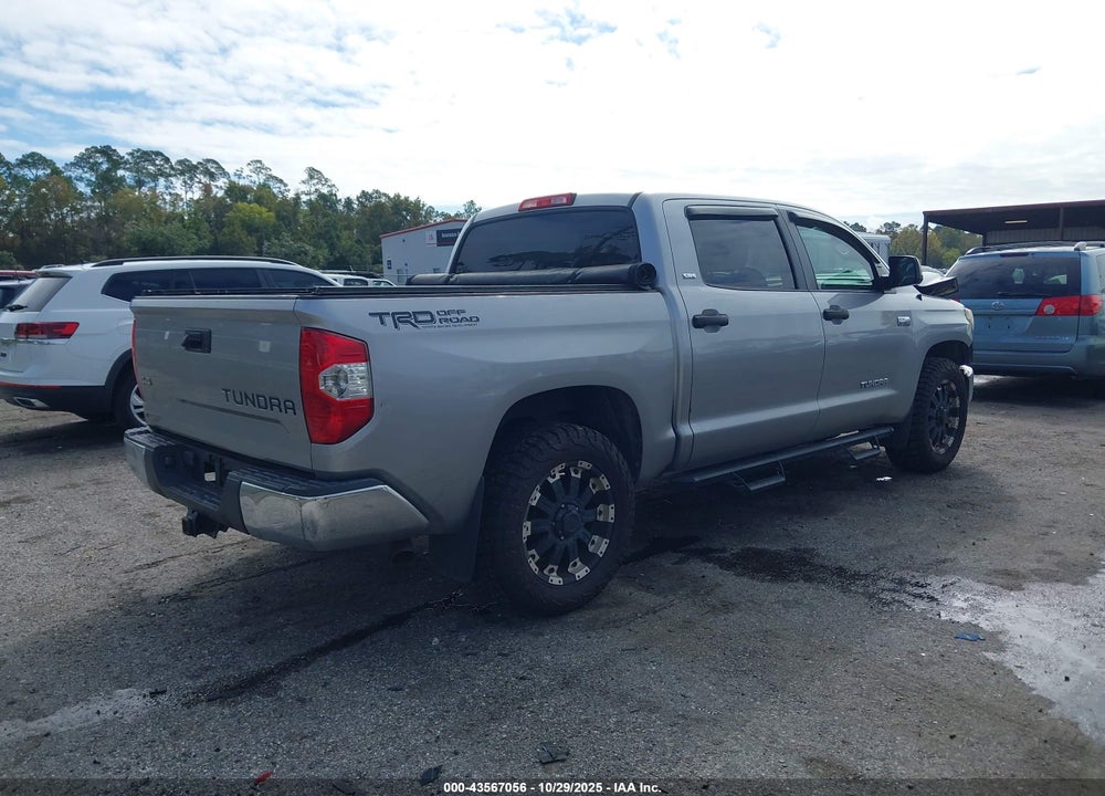2018 TOYOTA TUNDRA SR5 5.7L V8 VIN: 5TFDW5F14JX694178