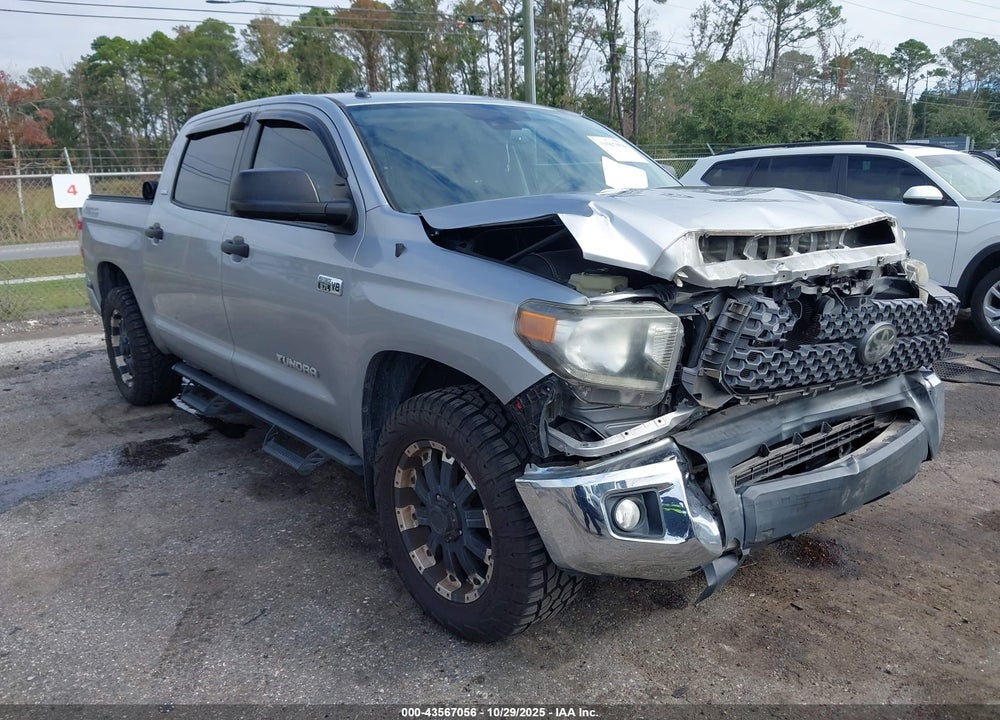 2018 TOYOTA TUNDRA SR5 5.7L V8 VIN: 5TFDW5F14JX694178