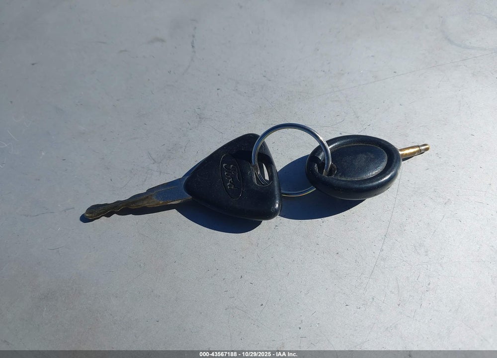 1993 FORD ESCORT VIN: 1FAPP11JXPW353480