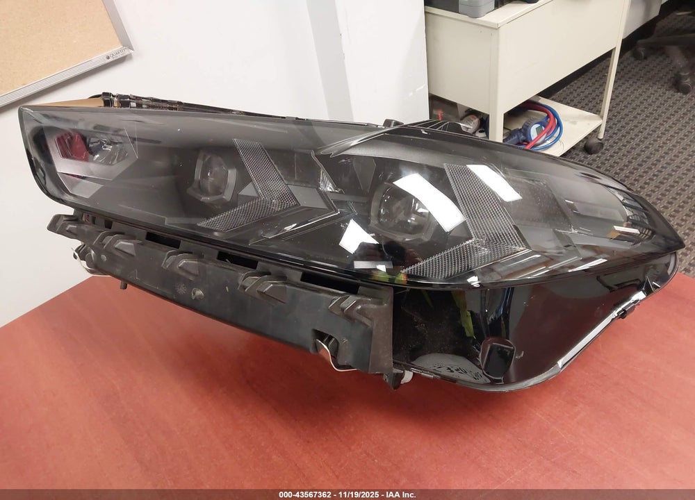 2025 BMW X6 M VIN: 5YM23ET06S9Y70480