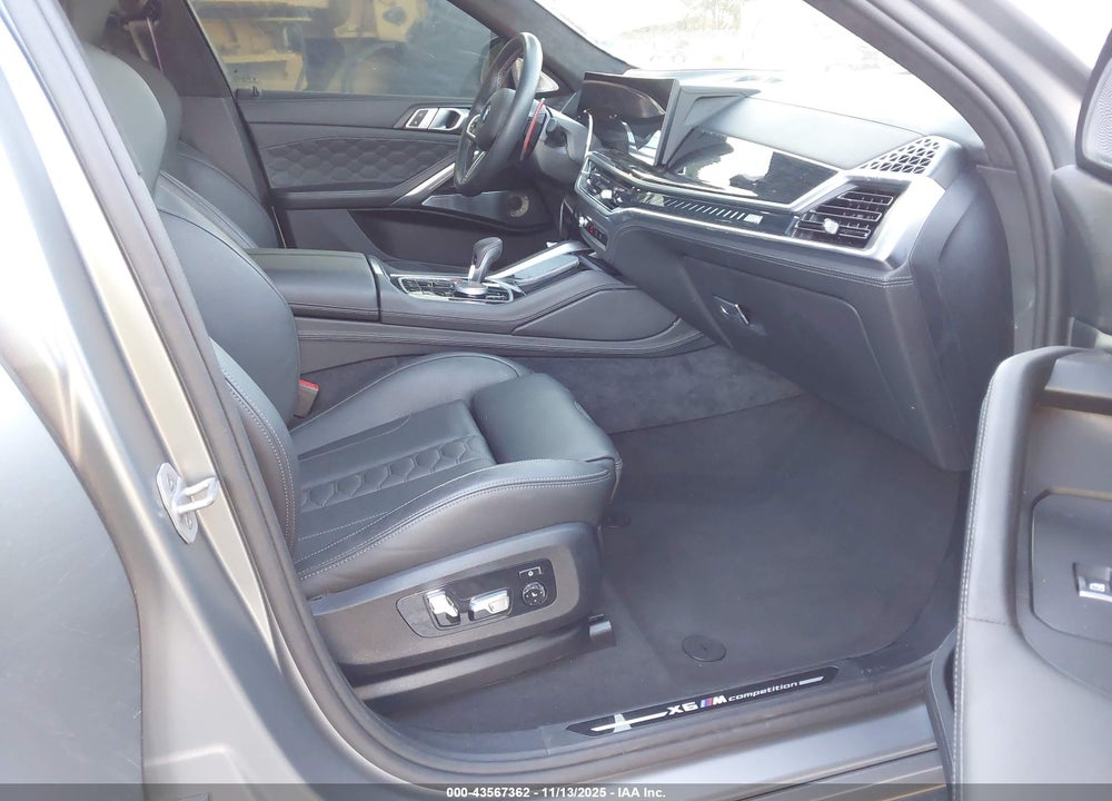 2025 BMW X6 M VIN: 5YM23ET06S9Y70480
