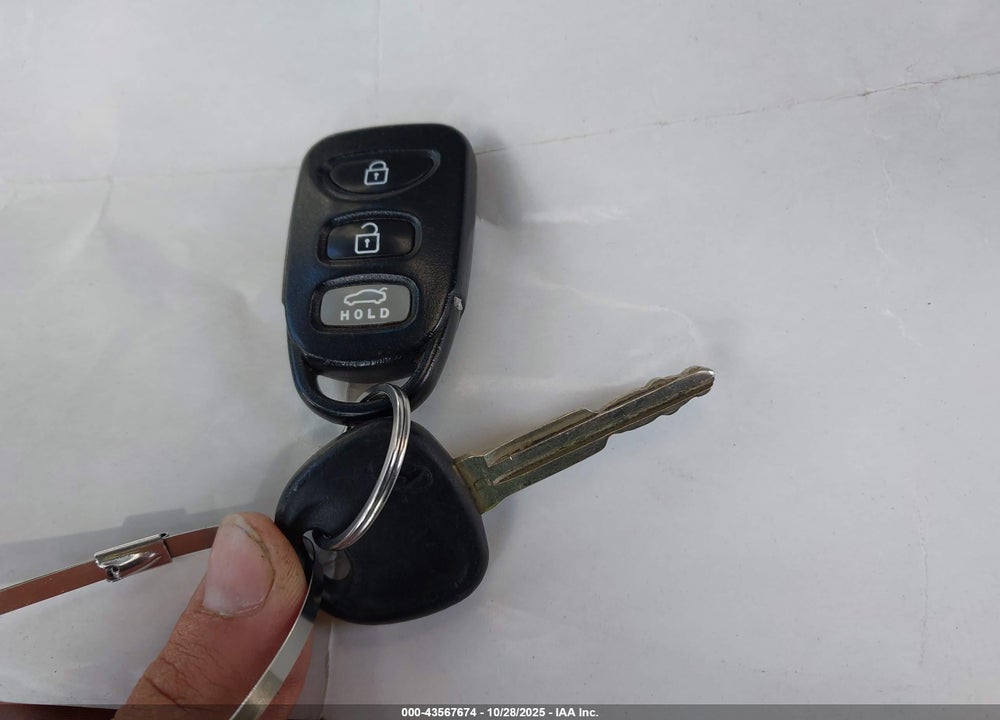 2010 HYUNDAI ELANTRA BLUE VIN: KMHDU4AD4AU094002