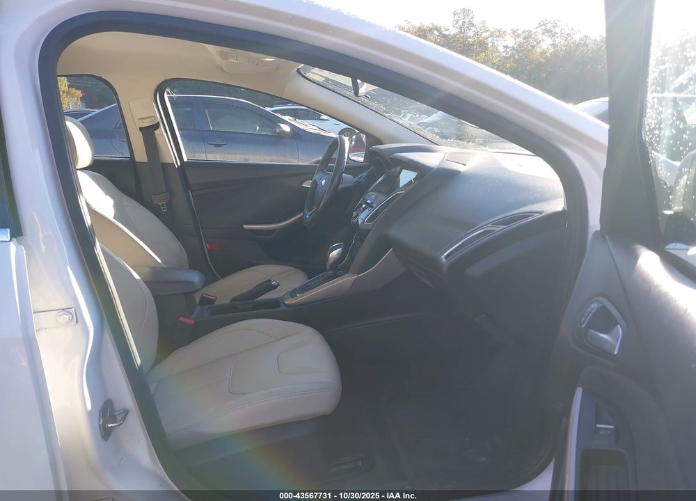 2016 FORD FOCUS VIN: 1FADP3N25GL321295
