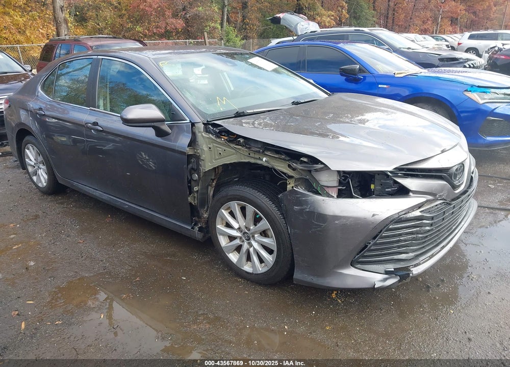 2019 TOYOTA CAMRY LE VIN: 4T1B11HK7KU688149