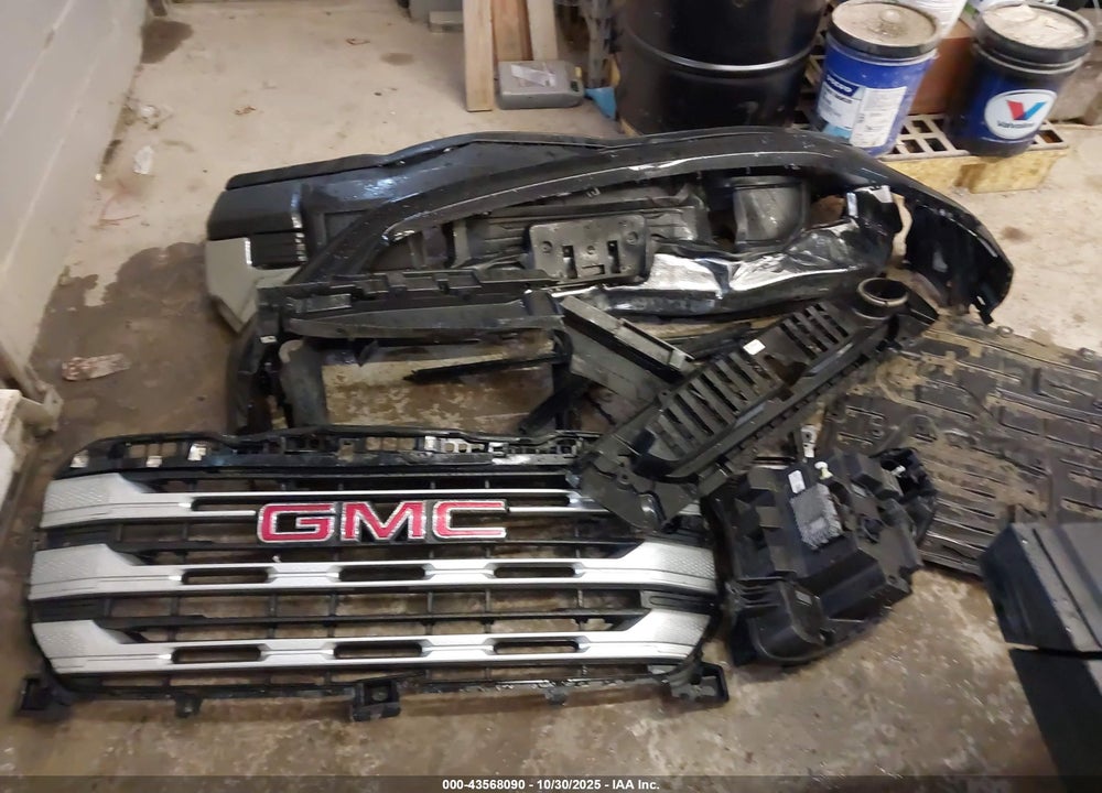 2024 GMC SIERRA 1500 4WD  SHORT BOX SLE/4WD  STANDARD BOX SLE VIN: 1GTUUBED1RZ106592