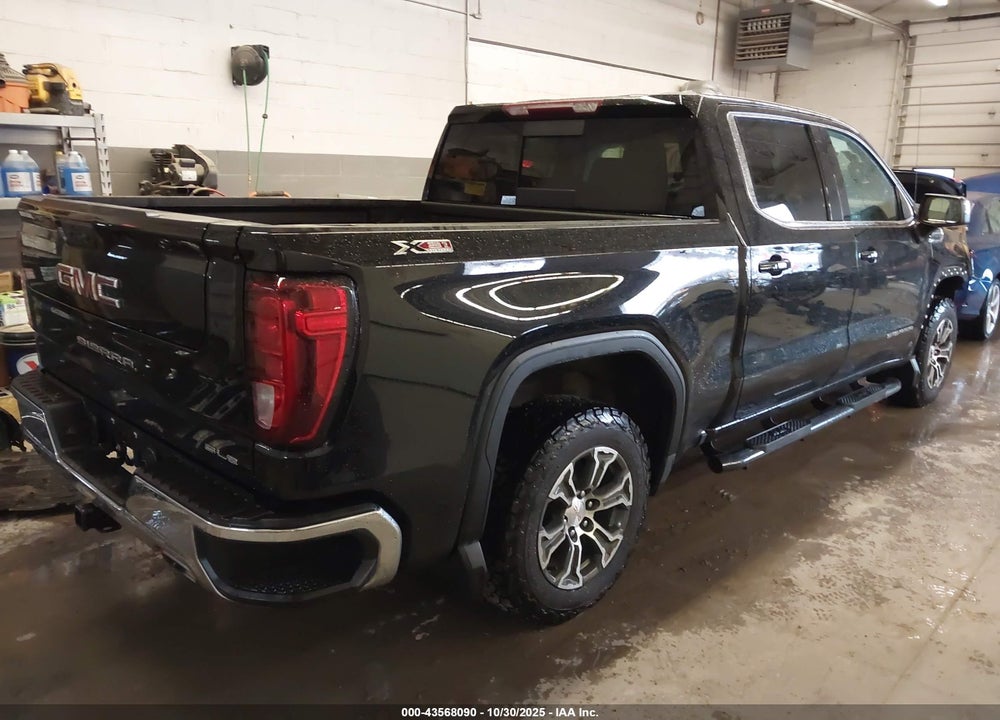 2024 GMC SIERRA 1500 4WD  SHORT BOX SLE/4WD  STANDARD BOX SLE VIN: 1GTUUBED1RZ106592