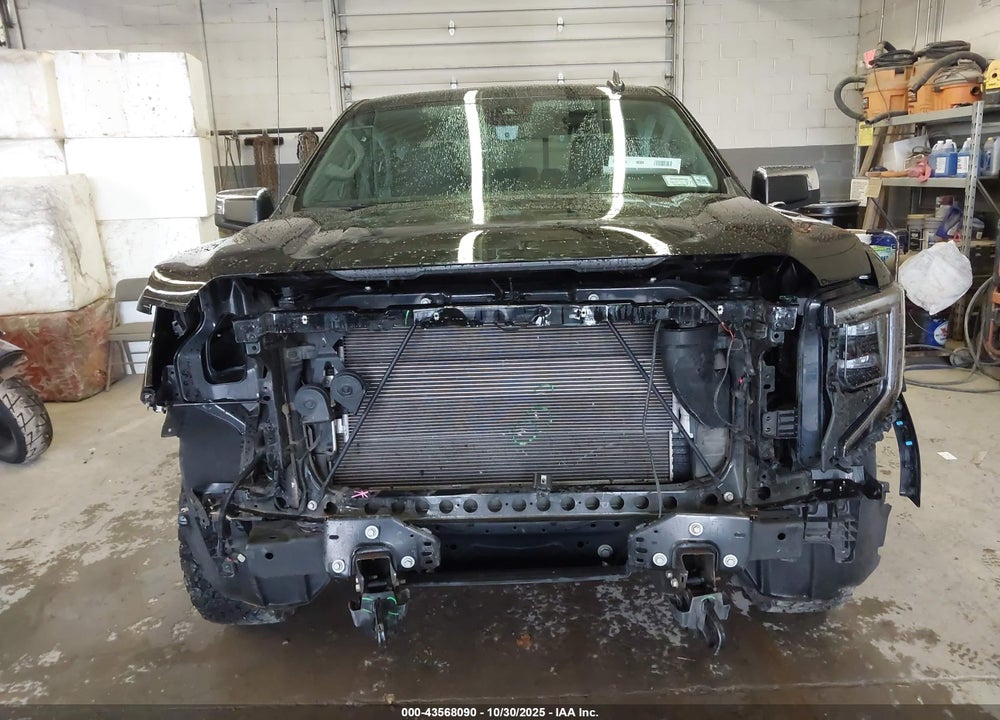 2024 GMC SIERRA 1500 4WD  SHORT BOX SLE/4WD  STANDARD BOX SLE VIN: 1GTUUBED1RZ106592