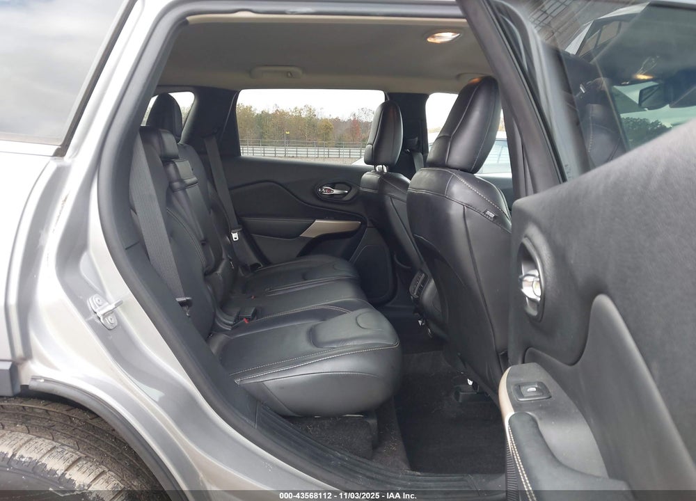 2018 JEEP CHEROKEE LIMITED FWD VIN: 1C4PJLDB2JD563277