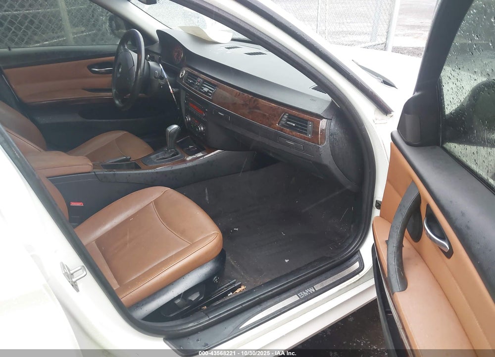 2011 BMW 3 SERIES VIN: WBAPK7G58BNN70902