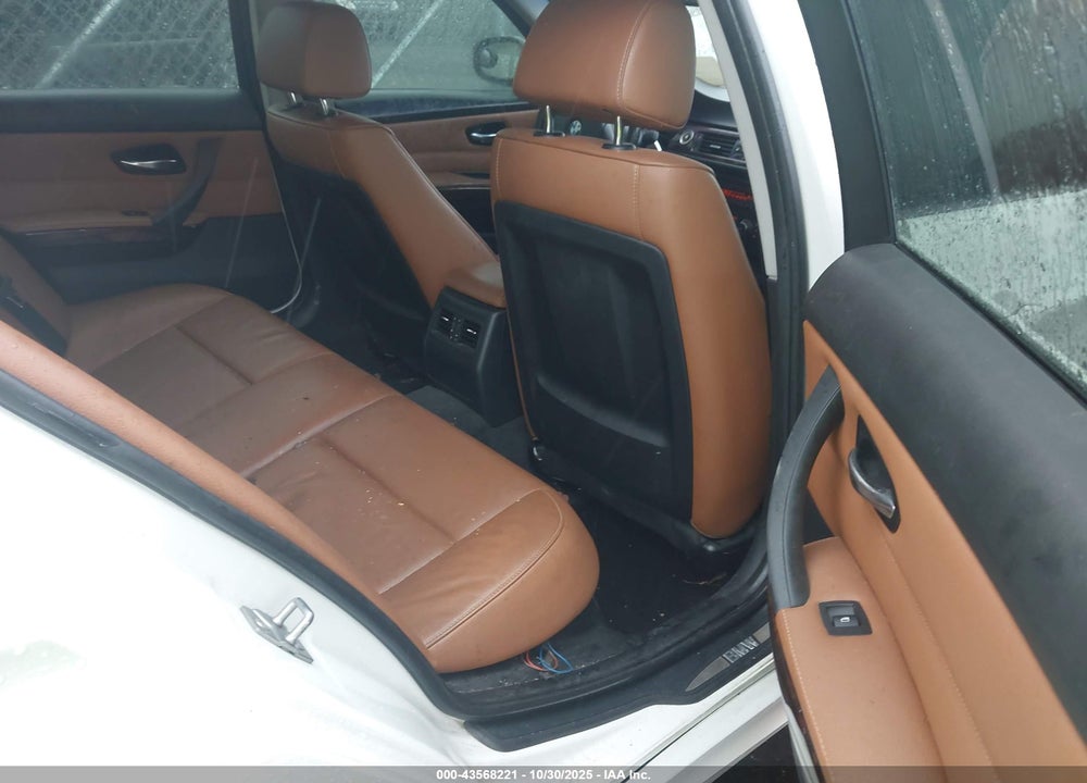 2011 BMW 3 SERIES VIN: WBAPK7G58BNN70902