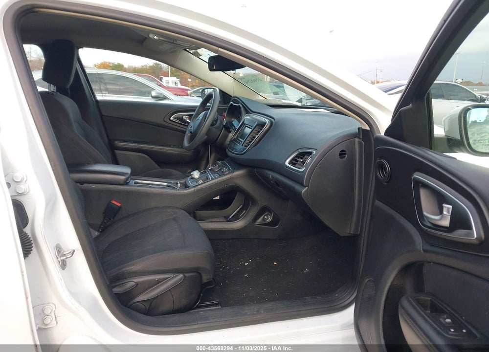 2015 CHRYSLER 200 VIN: 1C3CCCAB1FN752862