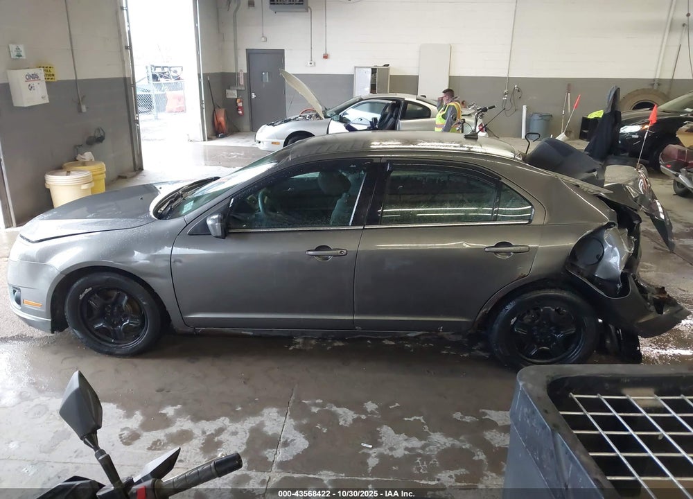 2011 FORD FUSION VIN: 3FAHP0HA3BR317047