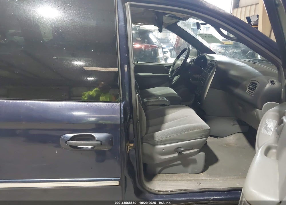 2005 CHRYSLER TOWN & COUNTRY TOURING VIN: 2C4GP54L05R101807