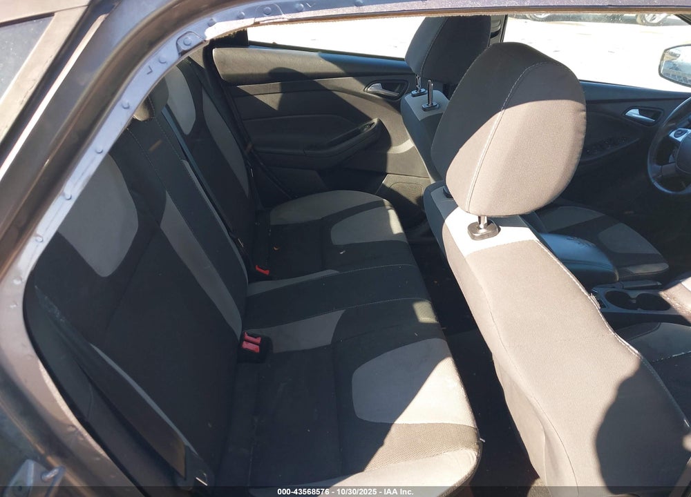 2014 FORD FOCUS SE VIN: 1FADP3F20EL357813