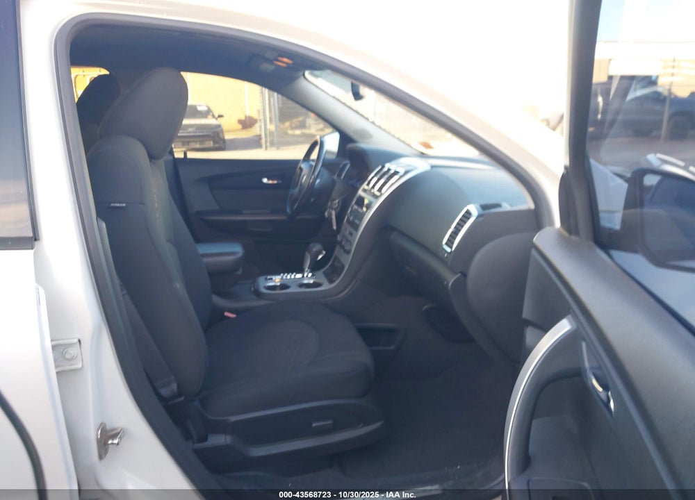 2011 GMC ACADIA SLE VIN: 1GKKRPED5BJ272645