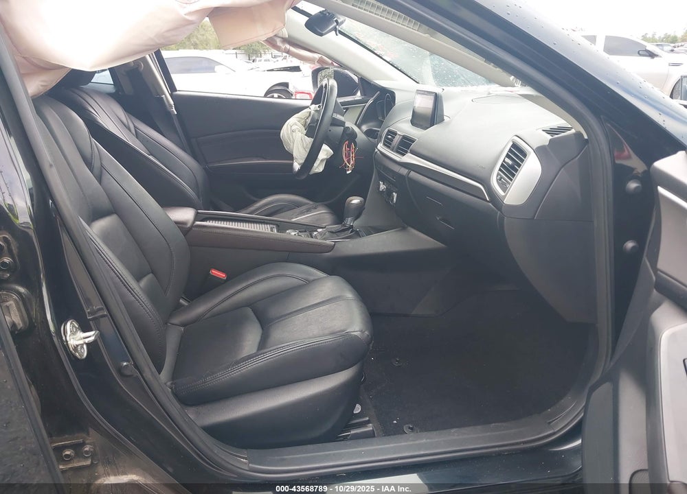 2018 MAZDA 3 TOURING VIN: 3MZBN1V39JM160070