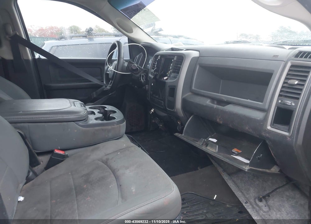 2013 RAM 2500 VIN: 3C6TR5HT7DG612204