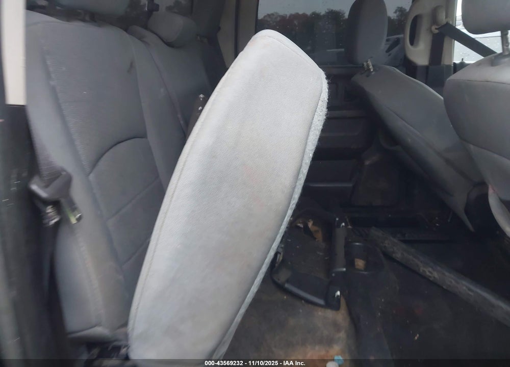 2013 RAM 2500 VIN: 3C6TR5HT7DG612204