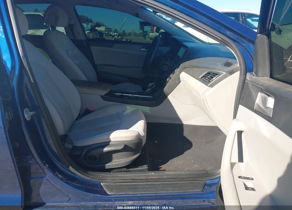 2015 HYUNDAI SONATA SE VIN: 5NPE24AF1FH219281
