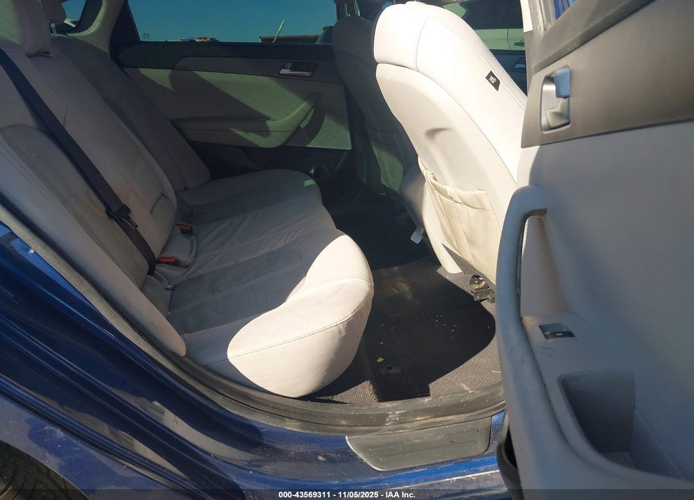 2015 HYUNDAI SONATA SE VIN: 5NPE24AF1FH219281