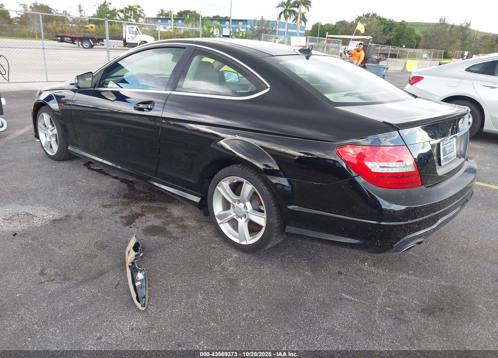 2013 MERCEDES-BENZ C 250 VIN: WDDGJ4HB5DG030719