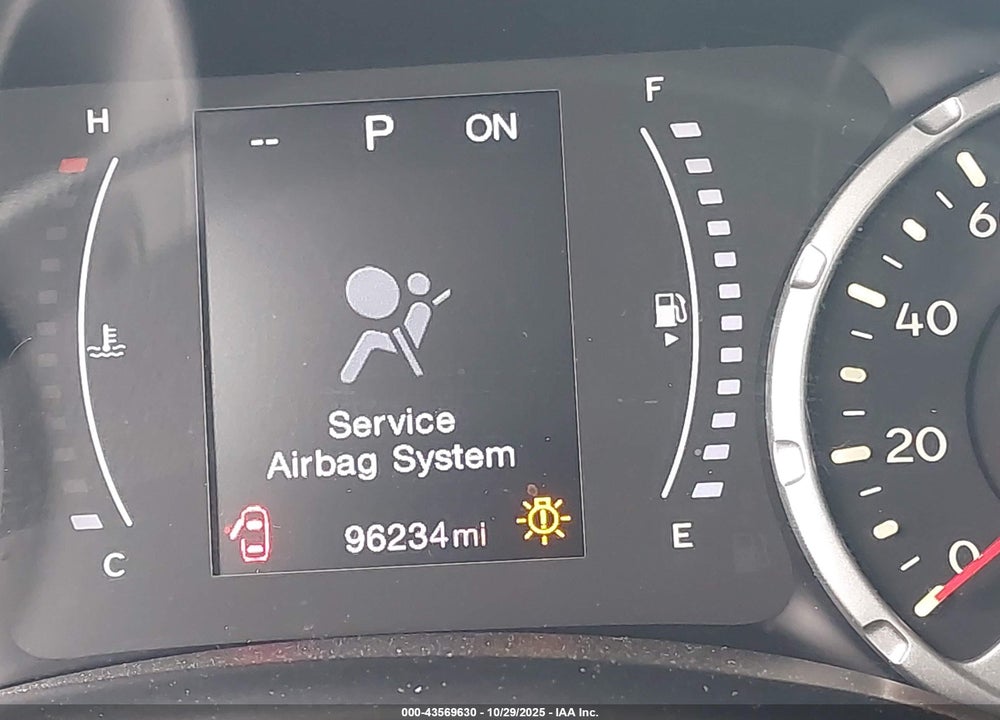 2018 JEEP RENEGADE LATITUDE FWD VIN: ZACCJABB1JPG67931