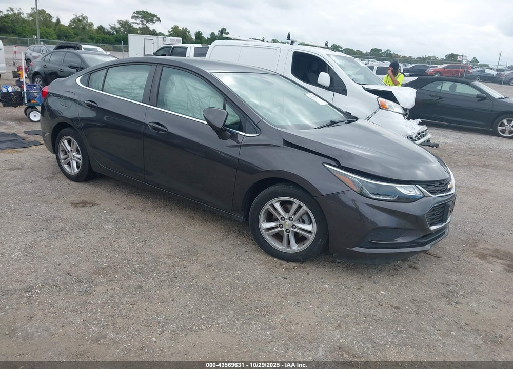 2017 CHEVROLET CRUZE LT AUTO VIN: 1G1BE5SM1H7246820