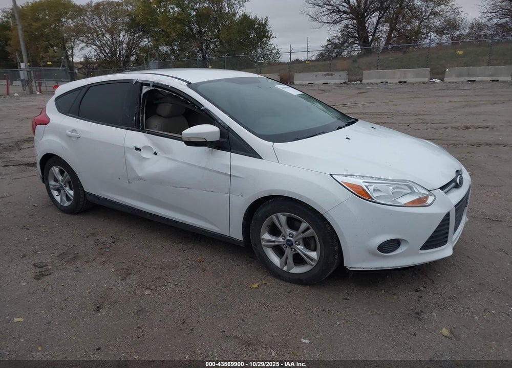2014 FORD FOCUS SE VIN: 1FADP3K2XEL145846