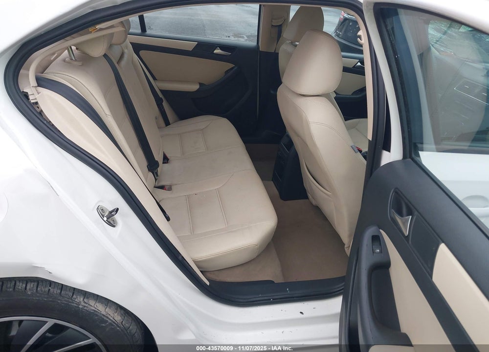 2012 VOLKSWAGEN JETTA VIN: 3VWDP7AJ3CM114621