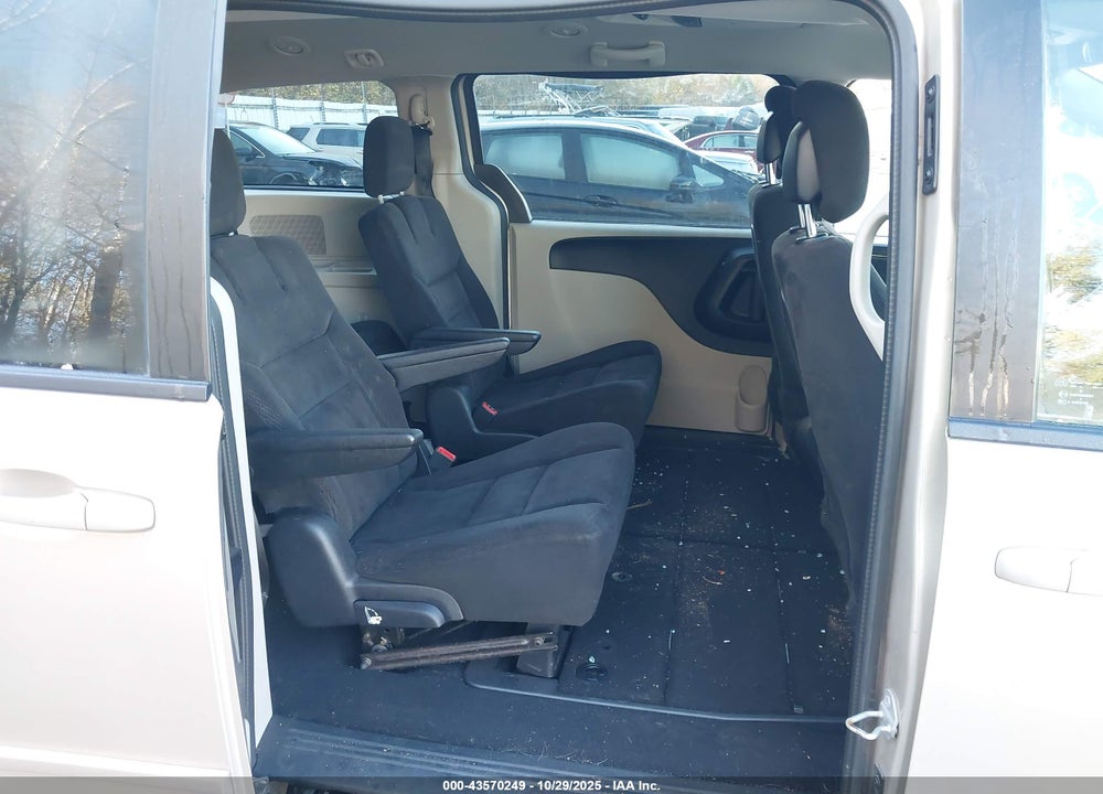 2014 DODGE GRAND CARAVAN SXT VIN: 2C4RDGCG2ER352474