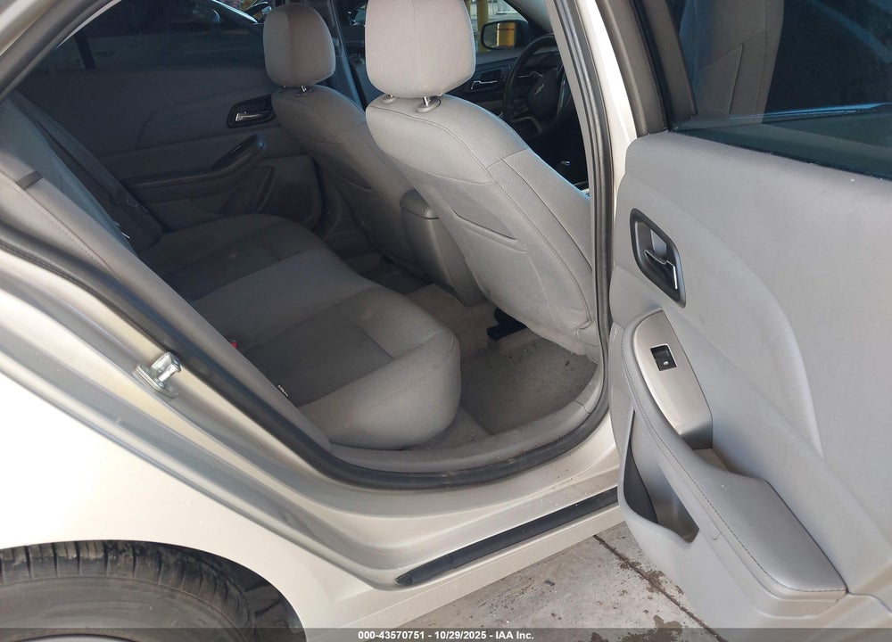 2015 CHEVROLET MALIBU LS VIN: 1G11B5SLXFF353783