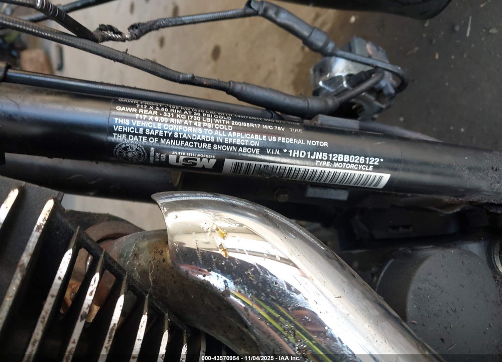 2011 HARLEY-DAVIDSON FLSTFB VIN: 1HD1JN512BB026122
