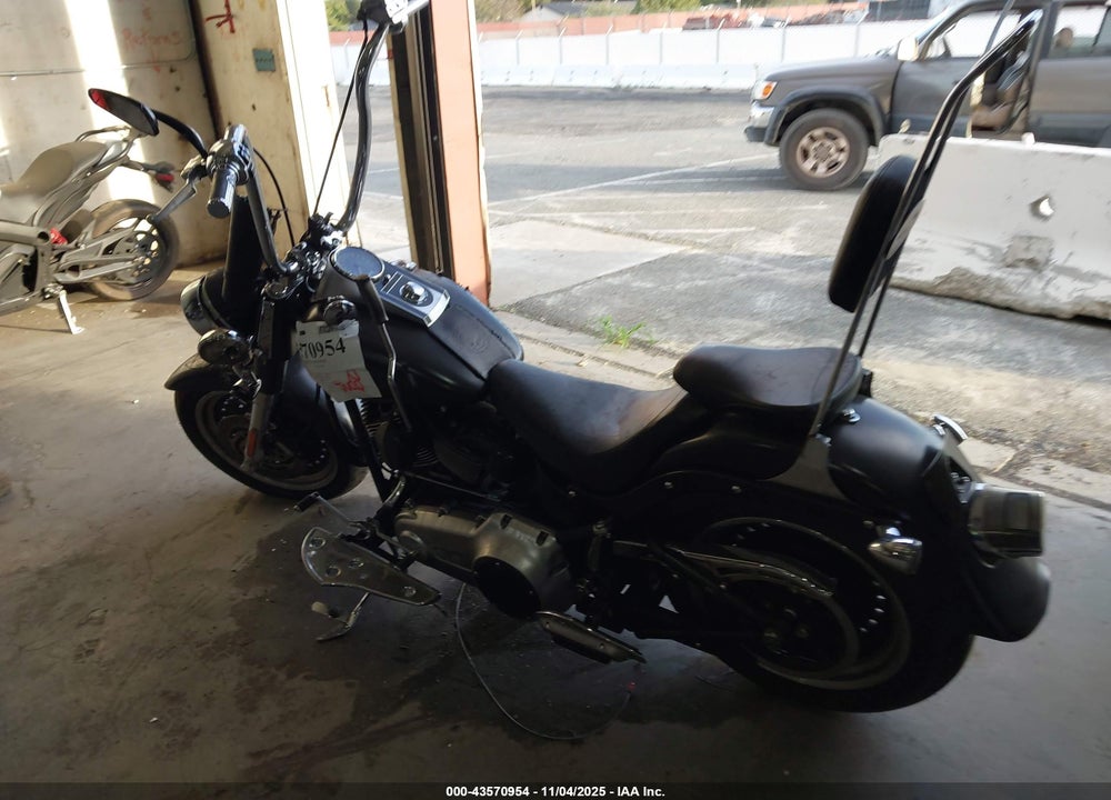 2011 HARLEY-DAVIDSON FLSTFB VIN: 1HD1JN512BB026122