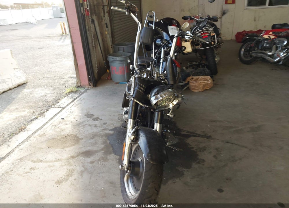 2011 HARLEY-DAVIDSON FLSTFB VIN: 1HD1JN512BB026122