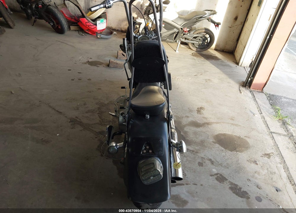 2011 HARLEY-DAVIDSON FLSTFB VIN: 1HD1JN512BB026122