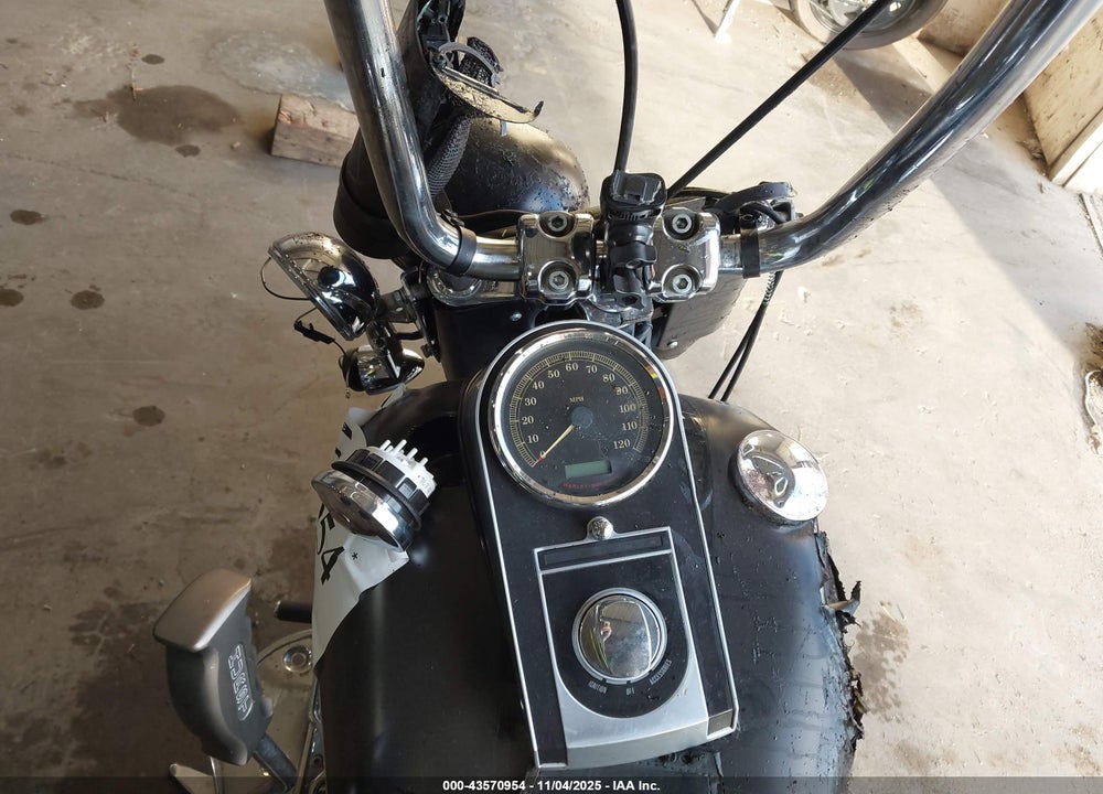 2011 HARLEY-DAVIDSON FLSTFB VIN: 1HD1JN512BB026122