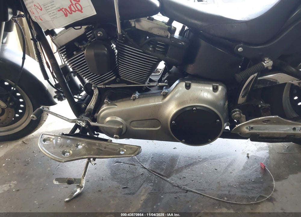 2011 HARLEY-DAVIDSON FLSTFB VIN: 1HD1JN512BB026122