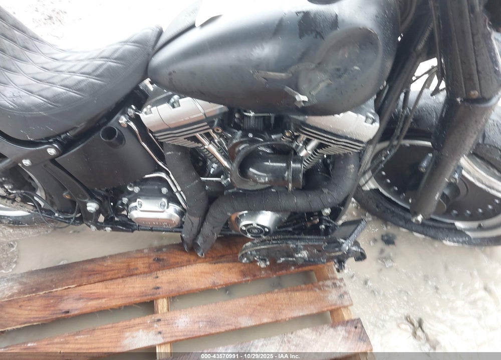 2011 HARLEY-DAVIDSON FLSTFB VIN: 1HD1JN513BB024993