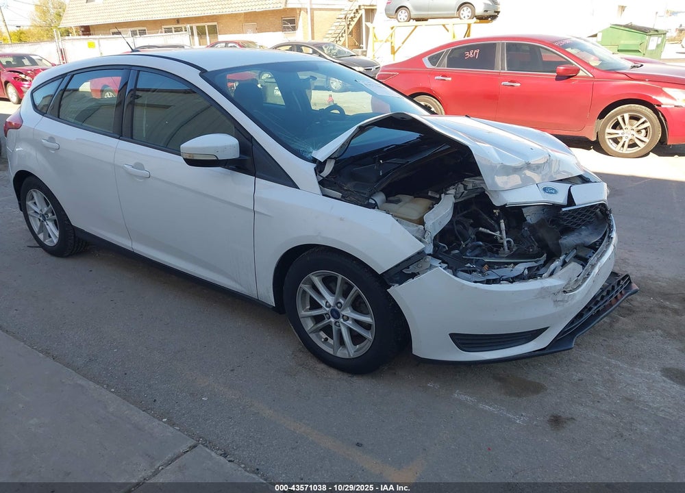 2015 FORD FOCUS SE VIN: 1FADP3K26FL256198