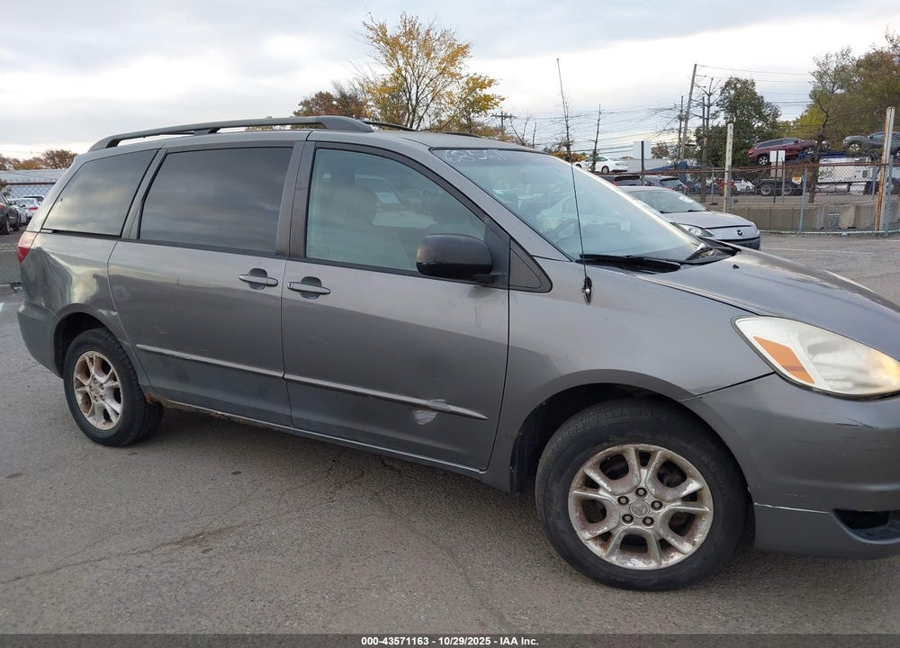 2005 TOYOTA SIENNA VIN: 5TDBA23C65S051286