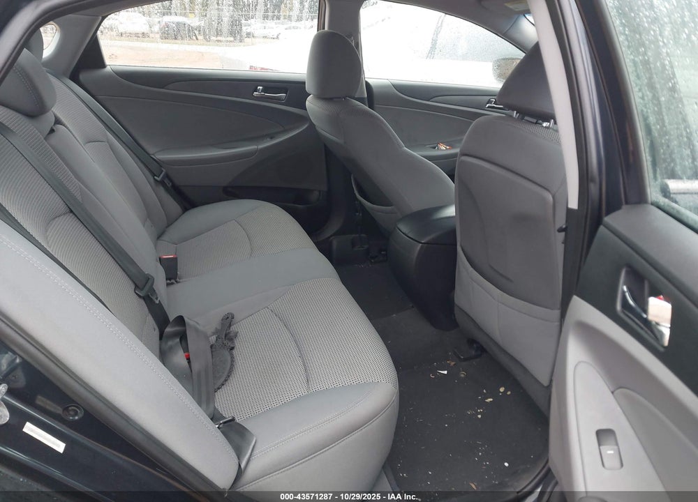 2011 HYUNDAI SONATA VIN: 5NPEB4AC9BH074913
